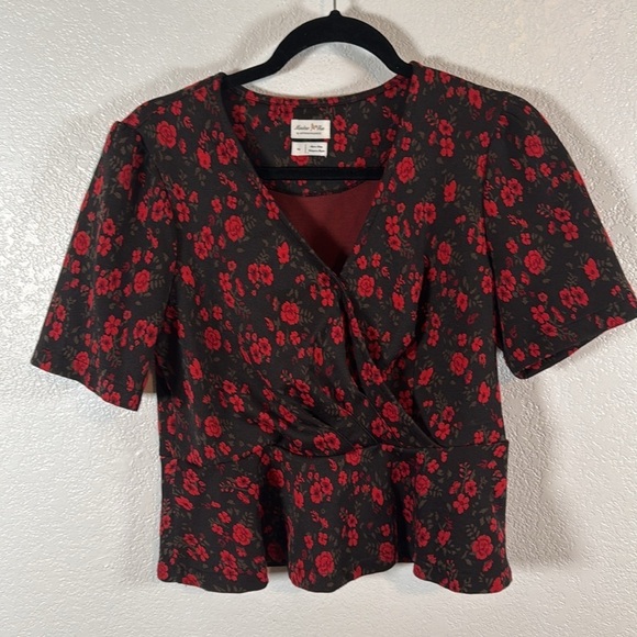 Meadow Rue Anthropologie Dark Floral Peplum Top Size Medium - Picture 2 of 7